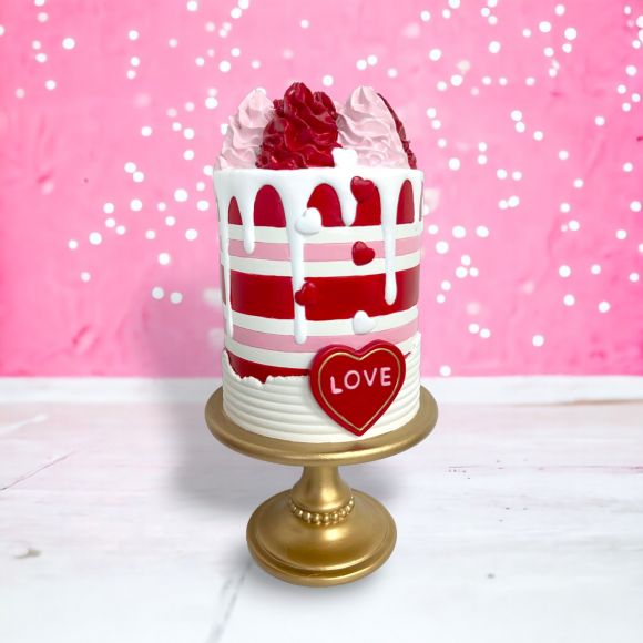 VALENTINE'S DAY CAKE ON GOLD STAND