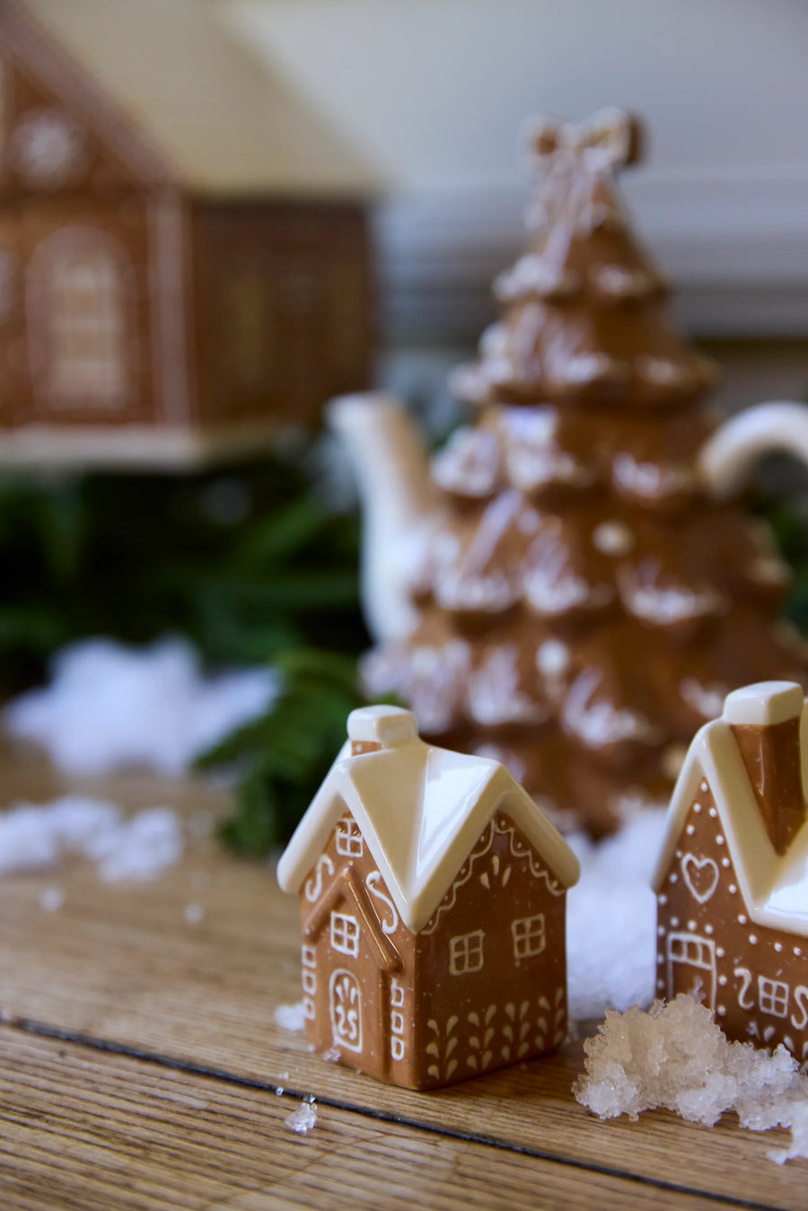 CERAMIC GINGERBREAD TEAPOT