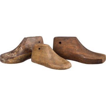 SMALL WOODEN SHOE