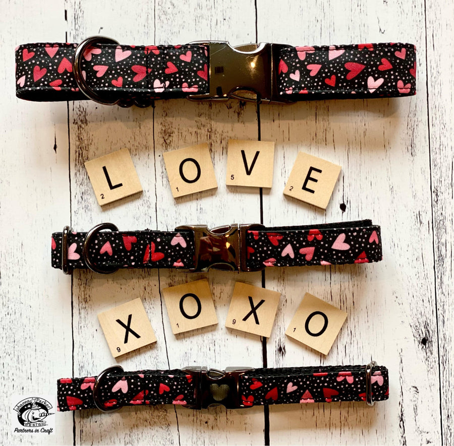 VALENTINE CONFETTI HEART COLLAR